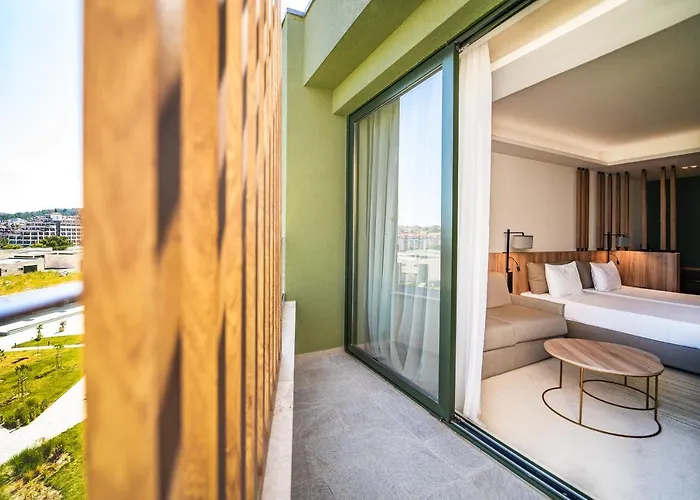 Hvd Reina Del Mar - Premium Service & Free Parking Obzor