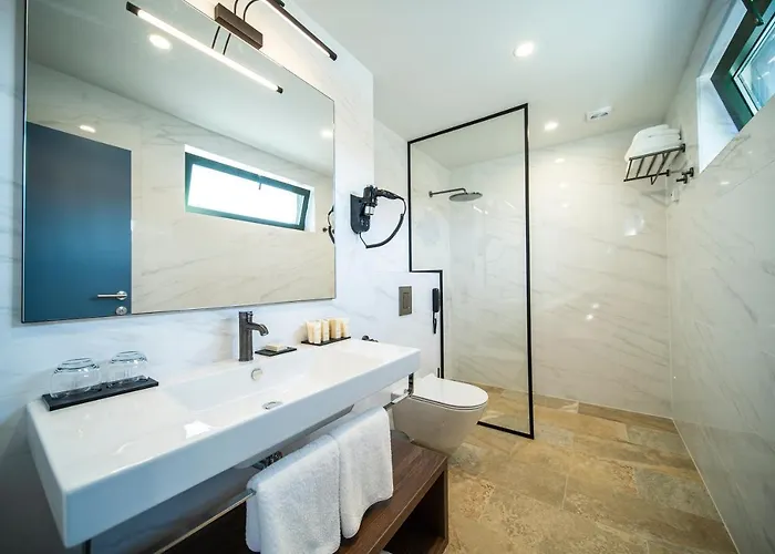 Hvd Reina Del Mar - Premium Service & Free Parking Hotel