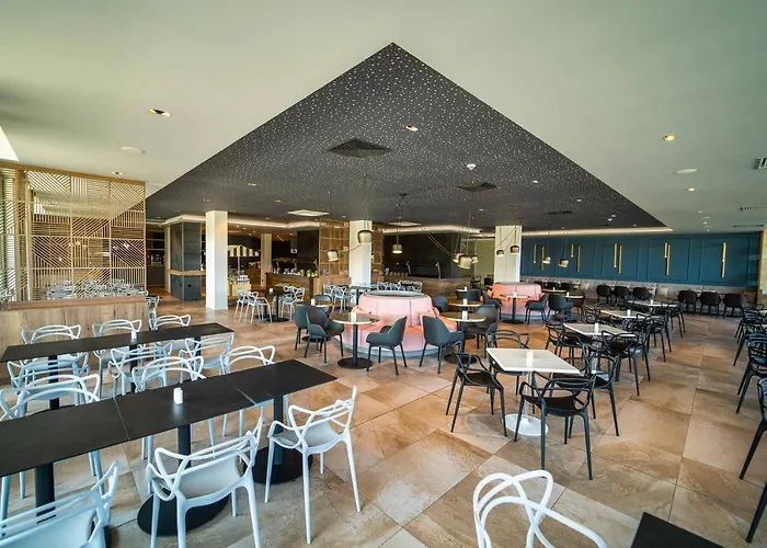 Hvd Reina Del Mar - Premium Service & Free Parking Hotel